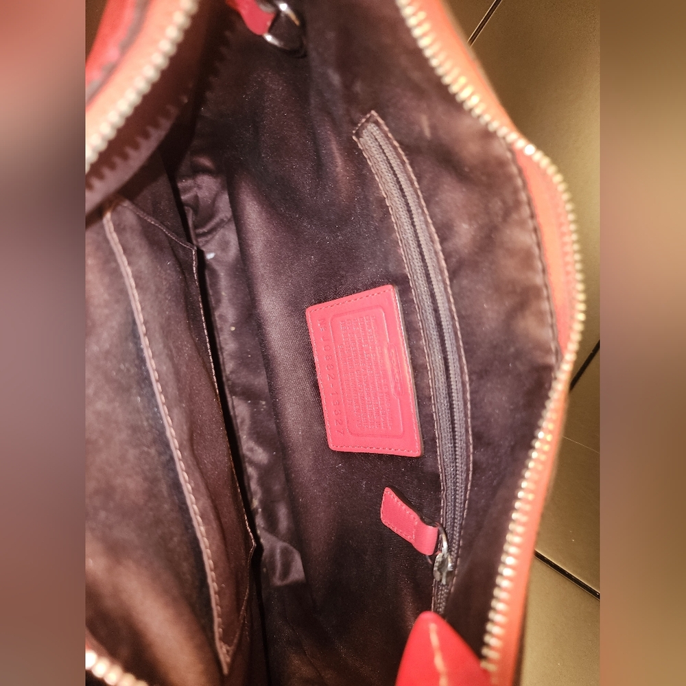 vintage Coach Ergo Hobo bag in red milled leather. - Picture 11 of 12